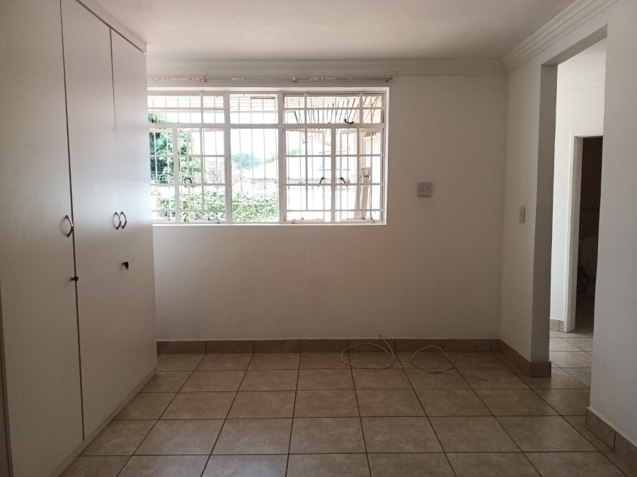 To Let 1 Bedroom Property for Rent in Highlands North Gauteng