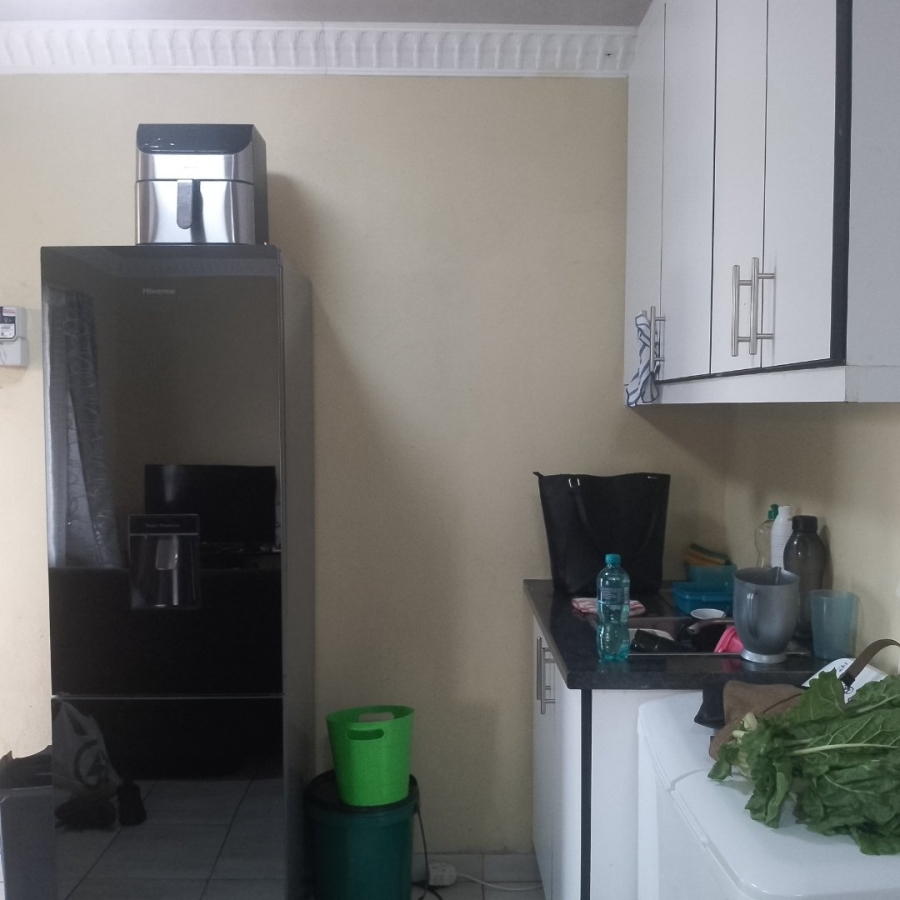 To Let  Bedroom Property for Rent in Clayville Gauteng