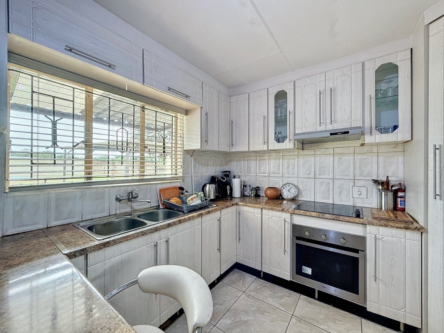 4 Bedroom Property for Sale in The Orchards Gauteng