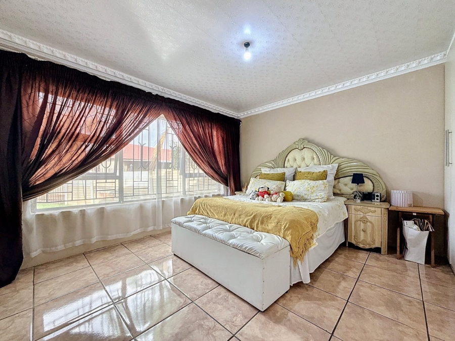 4 Bedroom Property for Sale in The Orchards Gauteng