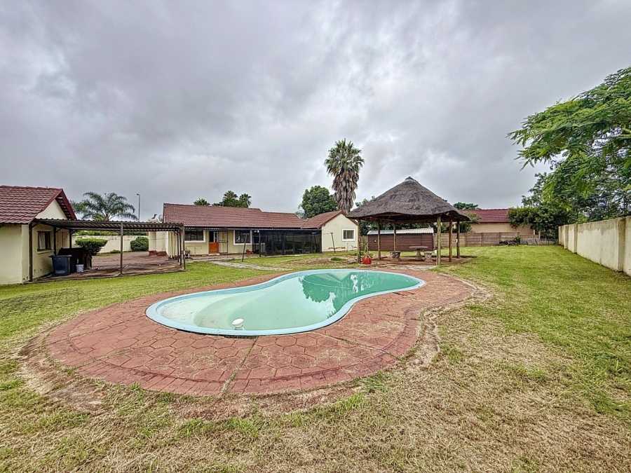 4 Bedroom Property for Sale in The Orchards Gauteng