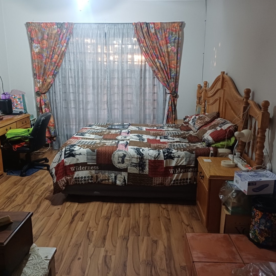 2 Bedroom Property for Sale in Die Hoewes Gauteng
