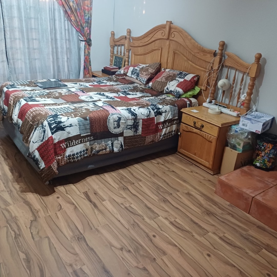 2 Bedroom Property for Sale in Die Hoewes Gauteng