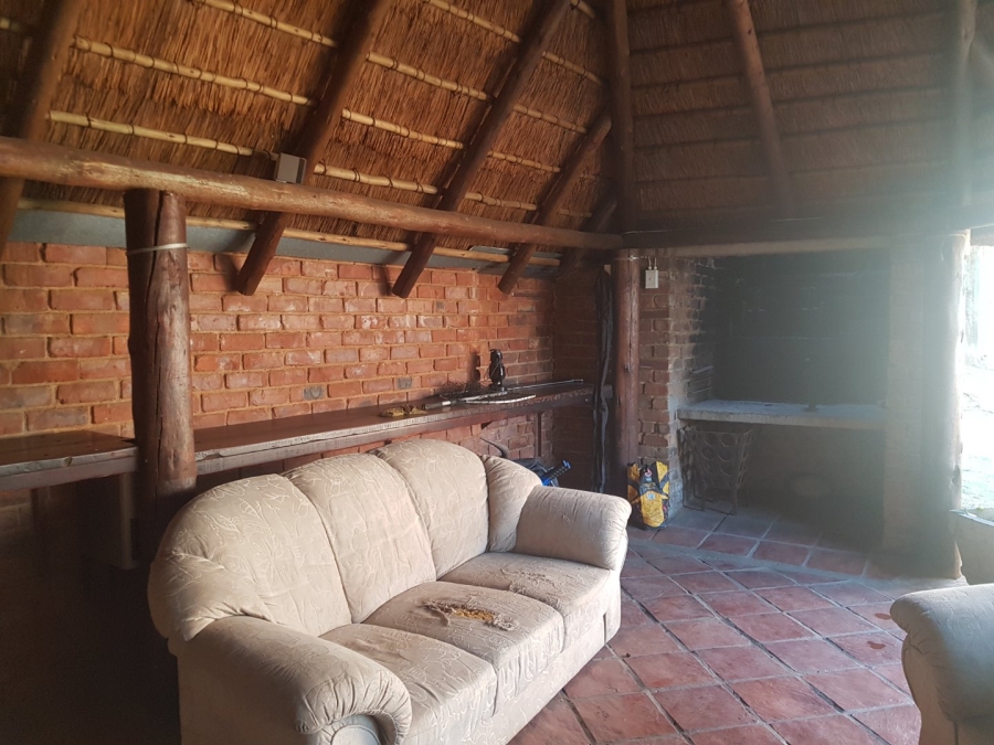 2 Bedroom Property for Sale in Die Hoewes Gauteng
