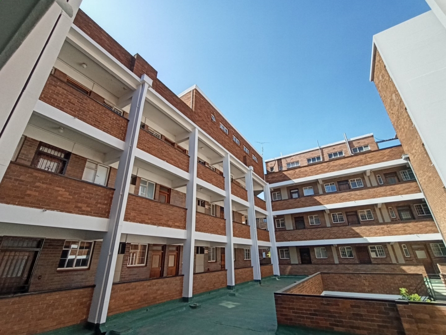 1 Bedroom Property for Sale in Illovo Gauteng
