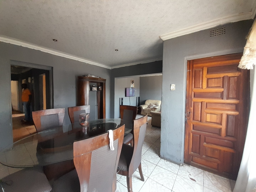 3 Bedroom Property for Sale in Tshepiso Gauteng