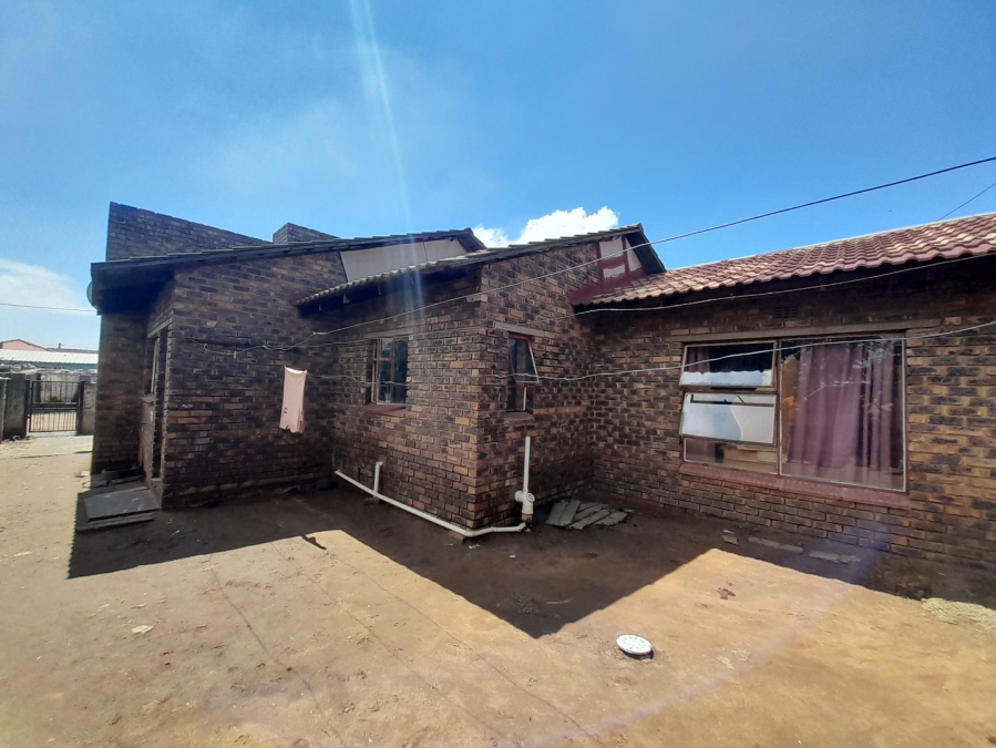 3 Bedroom Property for Sale in Tshepiso Gauteng