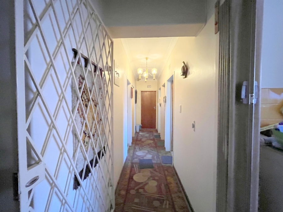 5 Bedroom Property for Sale in Florida Park Gauteng