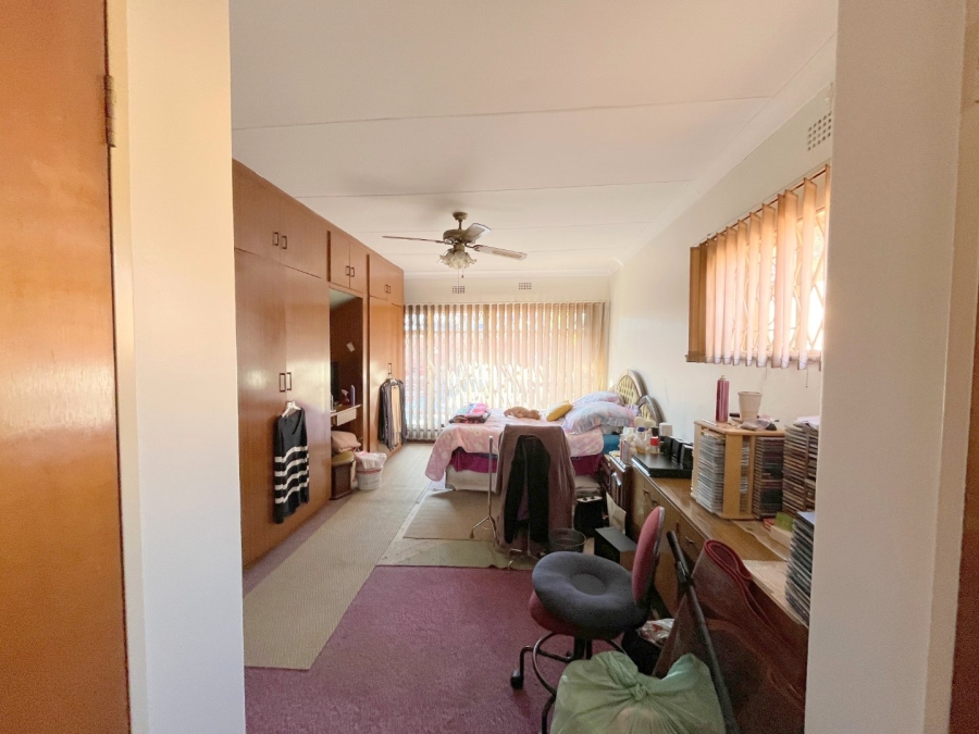 5 Bedroom Property for Sale in Florida Park Gauteng