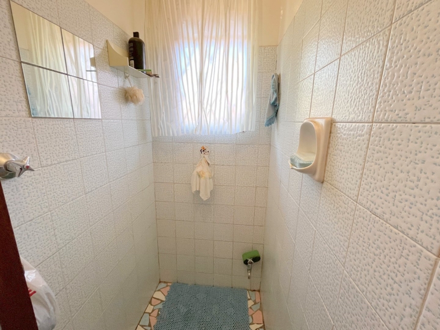 5 Bedroom Property for Sale in Florida Park Gauteng
