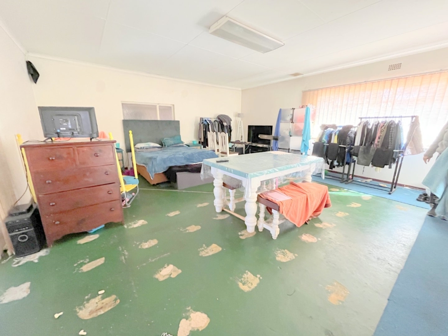 5 Bedroom Property for Sale in Florida Park Gauteng