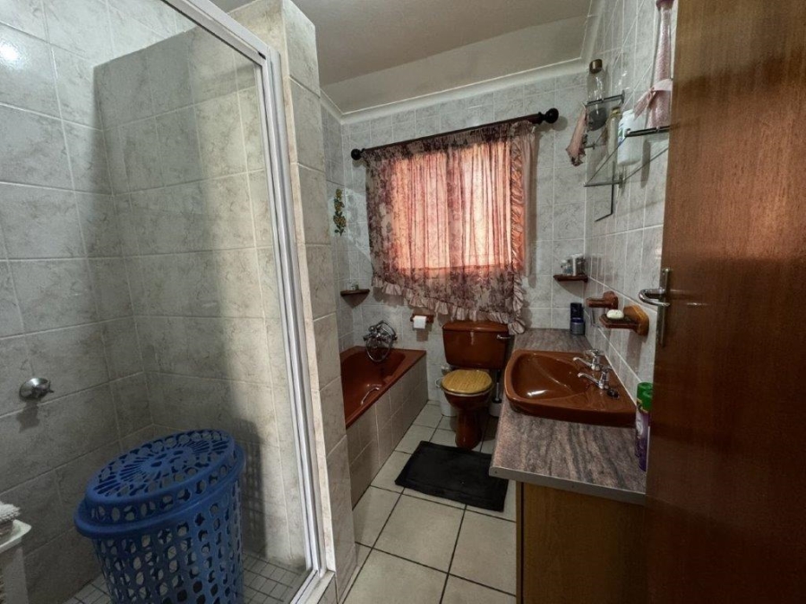 3 Bedroom Property for Sale in Birchleigh North Gauteng
