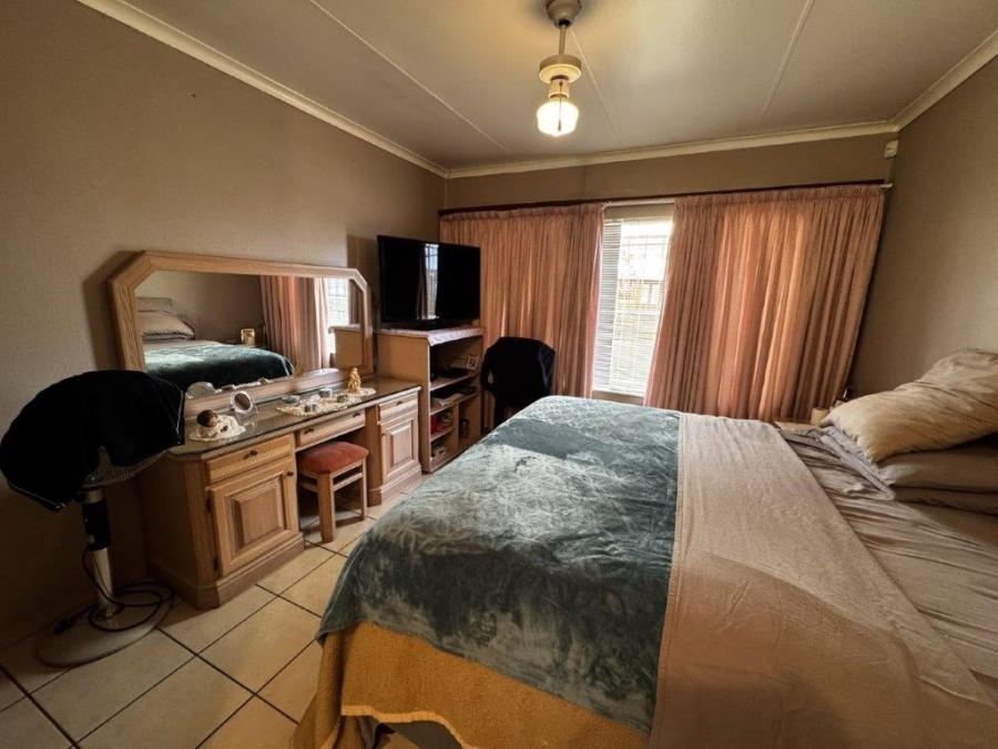 3 Bedroom Property for Sale in Birchleigh North Gauteng