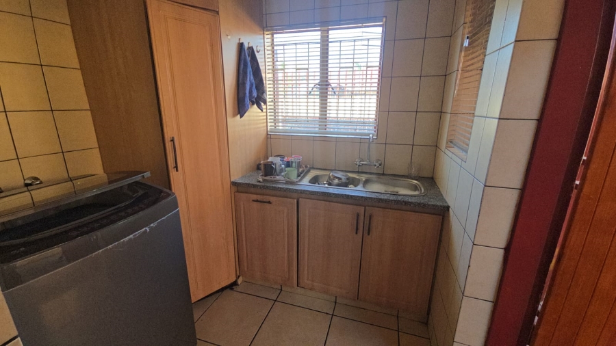4 Bedroom Property for Sale in Florauna Gauteng
