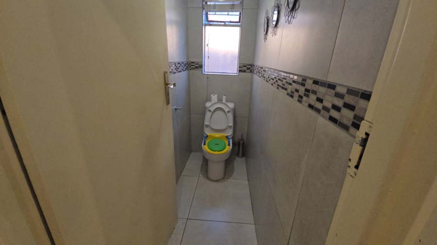 4 Bedroom Property for Sale in Florauna Gauteng