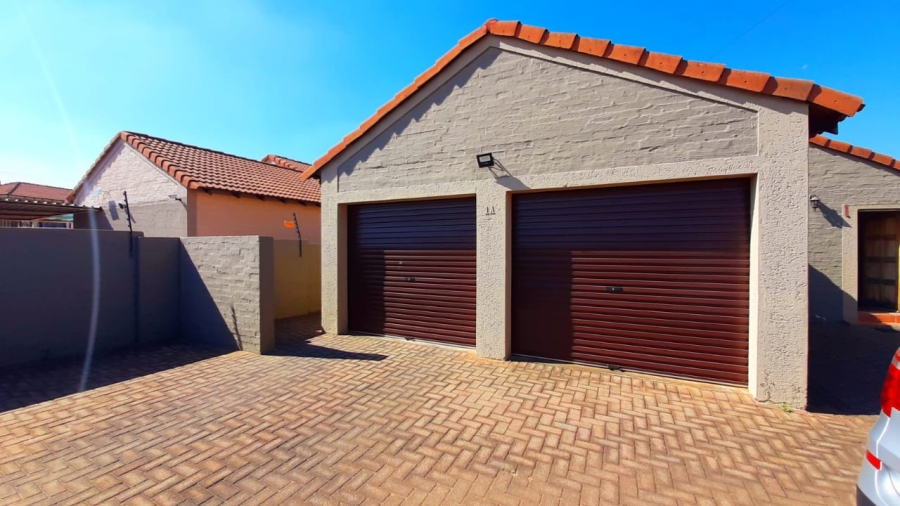 3 Bedroom Property for Sale in Eike Park Gauteng