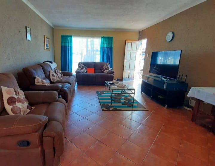 3 Bedroom Property for Sale in Eike Park Gauteng