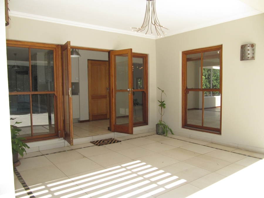 To Let 4 Bedroom Property for Rent in Bryanston Gauteng