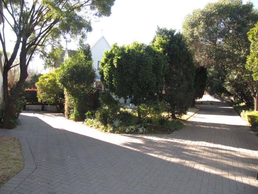 To Let 4 Bedroom Property for Rent in Bryanston Gauteng