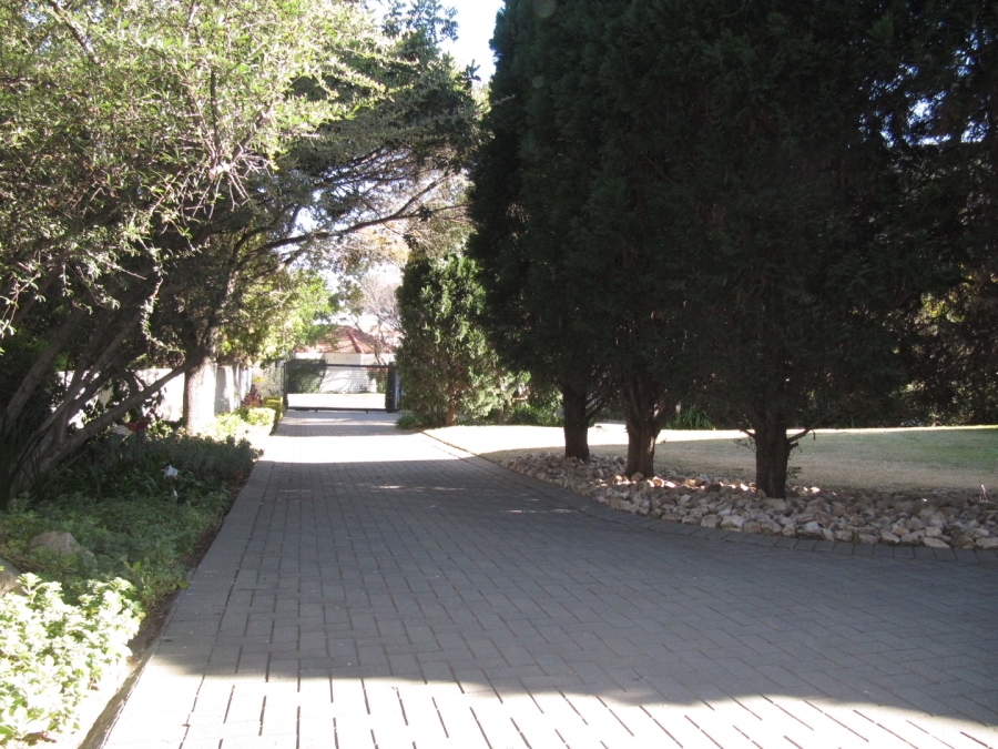 To Let 4 Bedroom Property for Rent in Bryanston Gauteng
