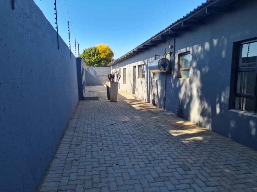 To Let 2 Bedroom Property for Rent in Lenasia Ext 7 Gauteng