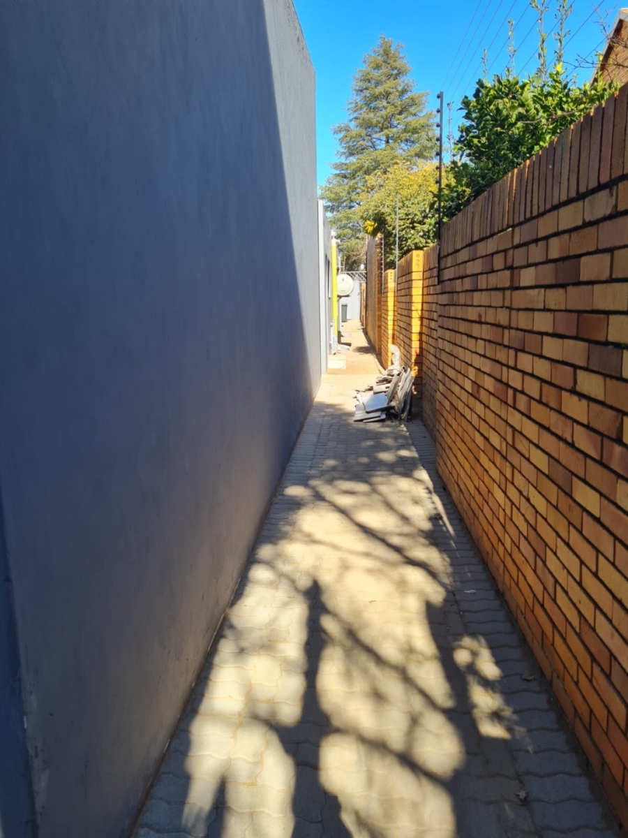 To Let 2 Bedroom Property for Rent in Lenasia Ext 7 Gauteng