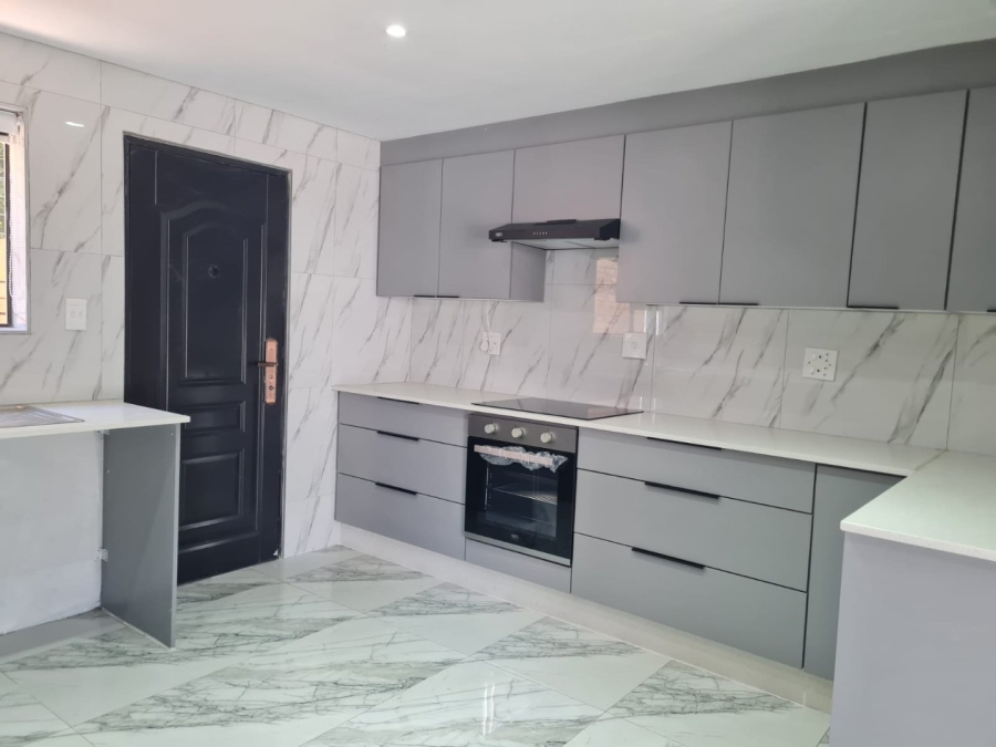 To Let 2 Bedroom Property for Rent in Lenasia Ext 7 Gauteng