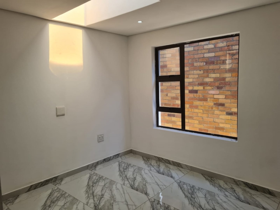 To Let 2 Bedroom Property for Rent in Lenasia Ext 7 Gauteng