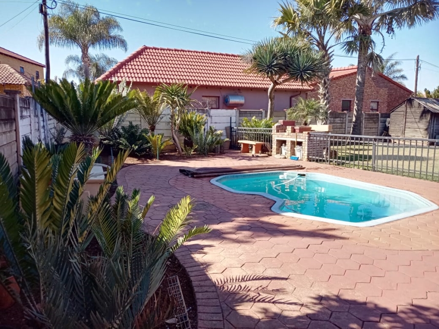 4 Bedroom Property for Sale in Silverton Gauteng