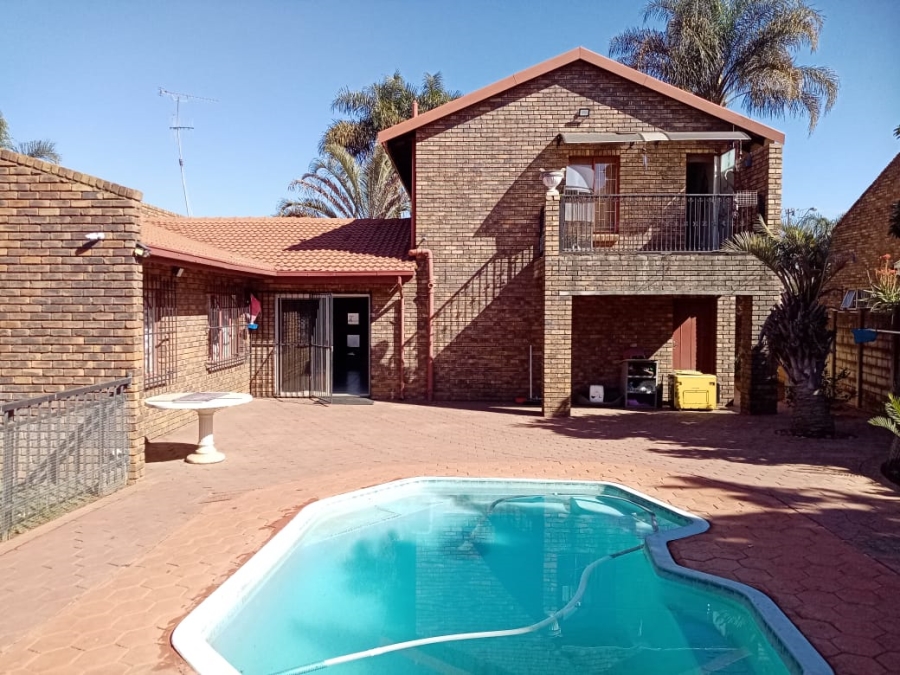 4 Bedroom Property for Sale in Silverton Gauteng