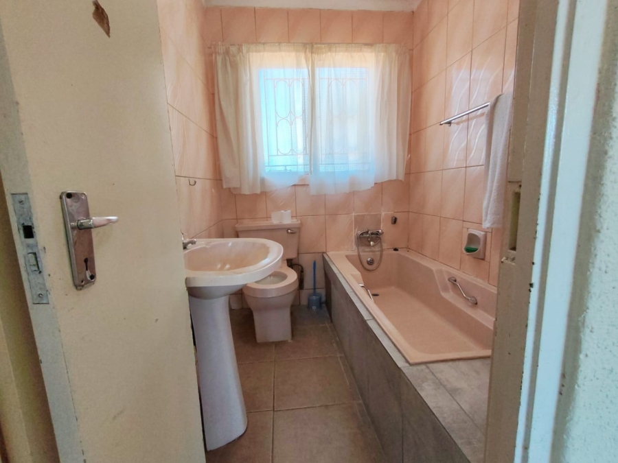 3 Bedroom Property for Sale in Soshanguve GG Gauteng