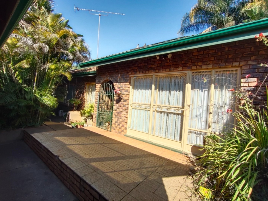 3 Bedroom Property for Sale in Theresa Park Gauteng