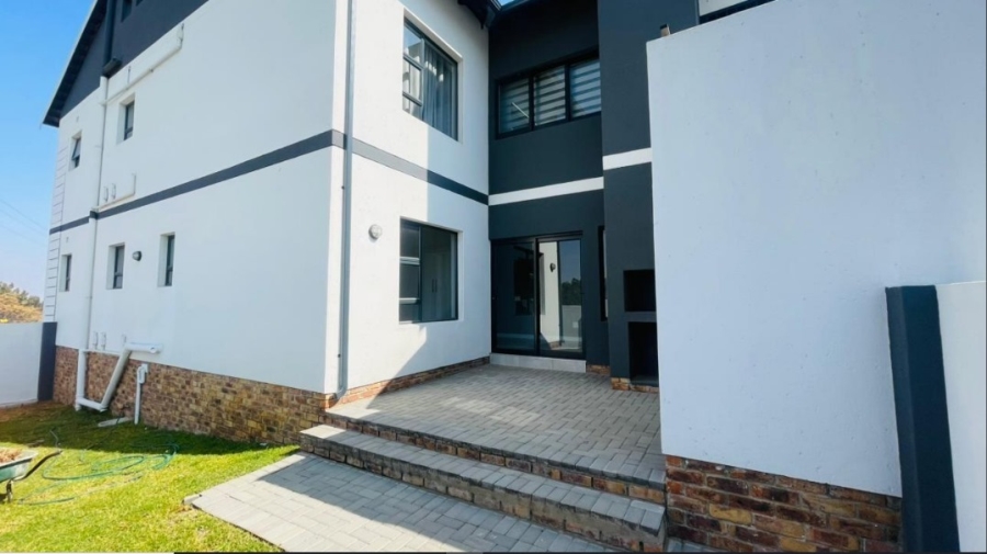 To Let 3 Bedroom Property for Rent in Glen Austin Gauteng