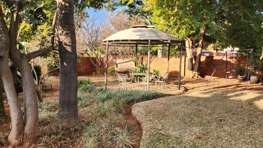 4 Bedroom Property for Sale in Karenpark Gauteng