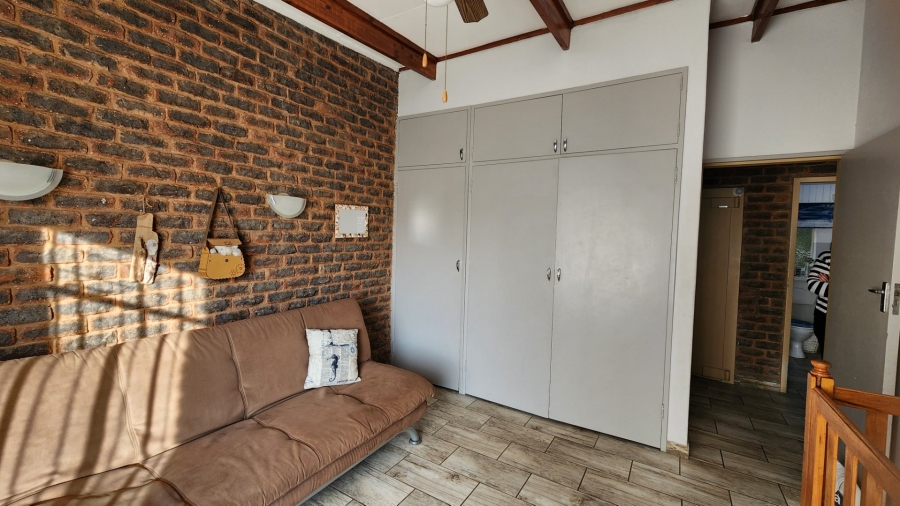 4 Bedroom Property for Sale in Karenpark Gauteng
