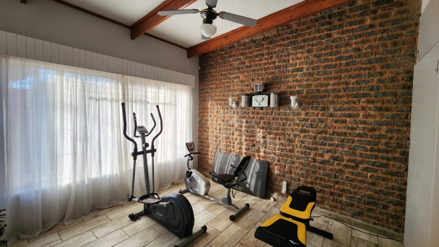 4 Bedroom Property for Sale in Karenpark Gauteng