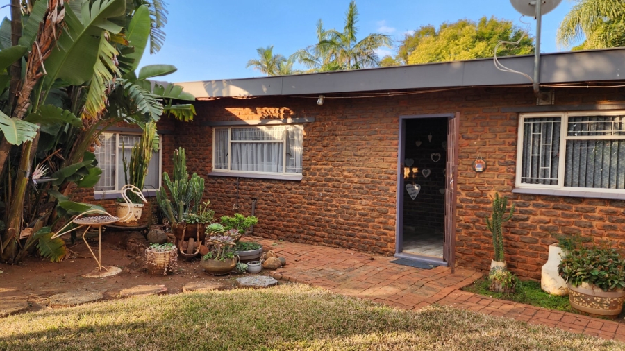 4 Bedroom Property for Sale in Karenpark Gauteng