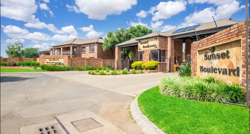 2 Bedroom Property for Sale in Sonneveld Gauteng