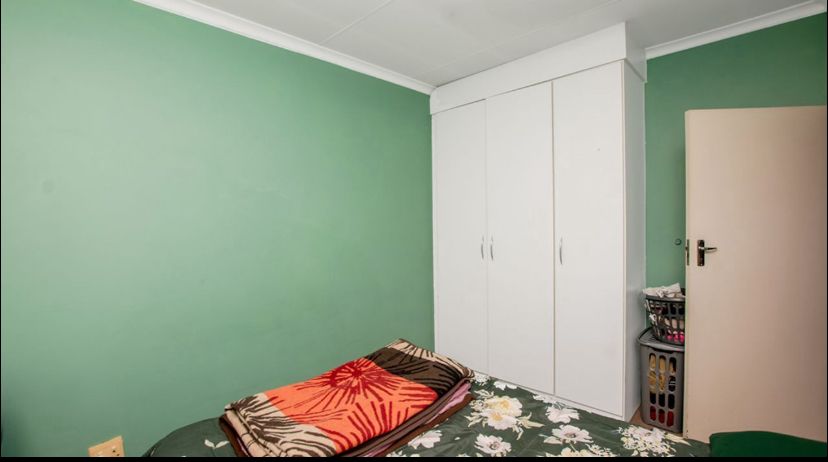 2 Bedroom Property for Sale in Sonneveld Gauteng