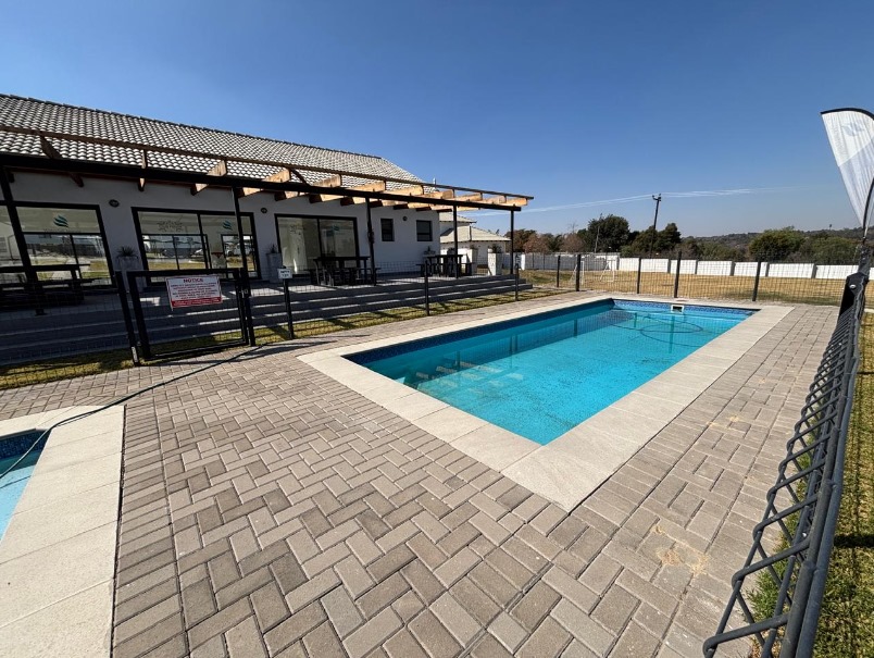To Let 3 Bedroom Property for Rent in Glen Austin Gauteng