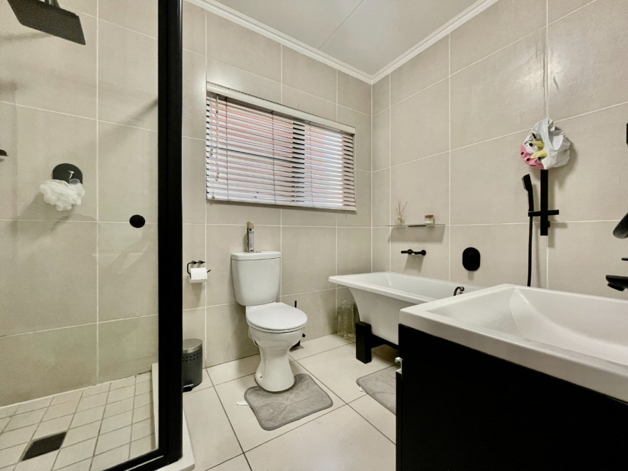 To Let 3 Bedroom Property for Rent in Kyalami Hills Gauteng