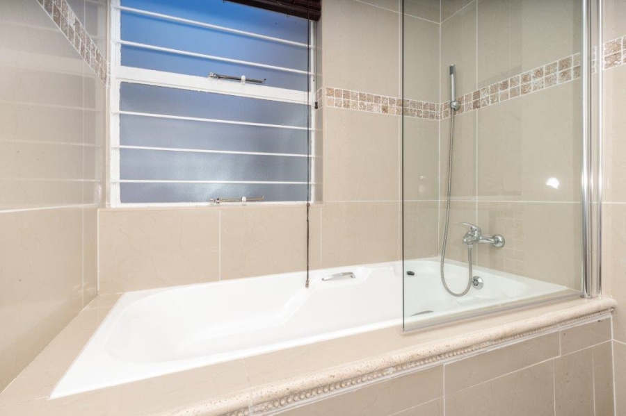 3 Bedroom Property for Sale in Sunninghill Gauteng