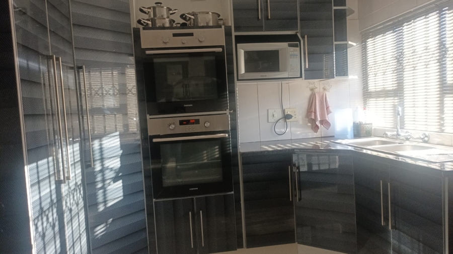 3 Bedroom Property for Sale in Spruit View Gauteng