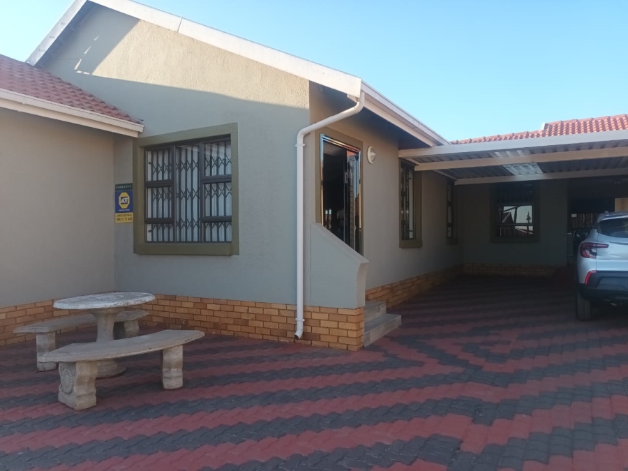 3 Bedroom Property for Sale in Spruit View Gauteng