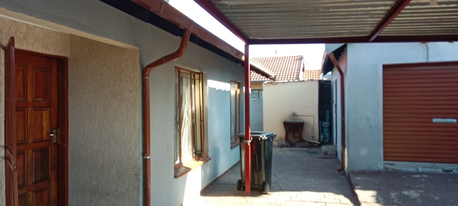  Bedroom Property for Sale in Rabie Ridge Gauteng