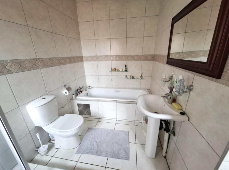 3 Bedroom Property for Sale in Symhurst Gauteng