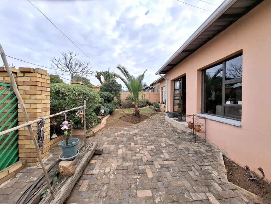 3 Bedroom Property for Sale in Symhurst Gauteng