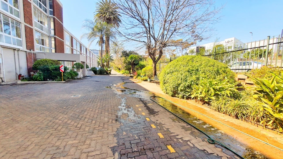 1 Bedroom Property for Sale in Sandown Gauteng