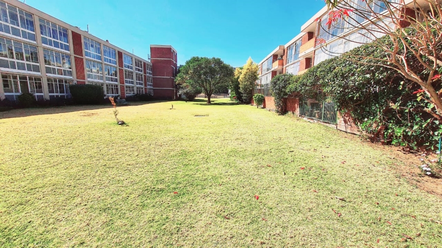 1 Bedroom Property for Sale in Sandown Gauteng