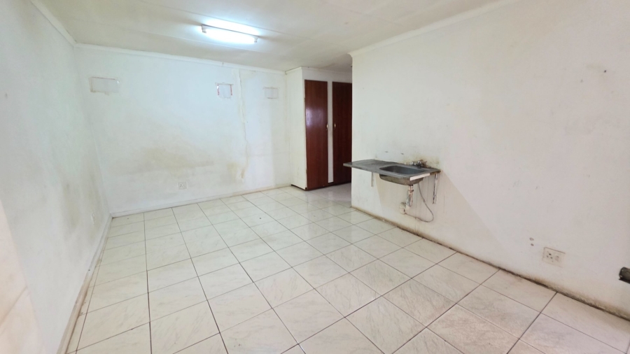 To Let 1 Bedroom Property for Rent in Laudium Gauteng